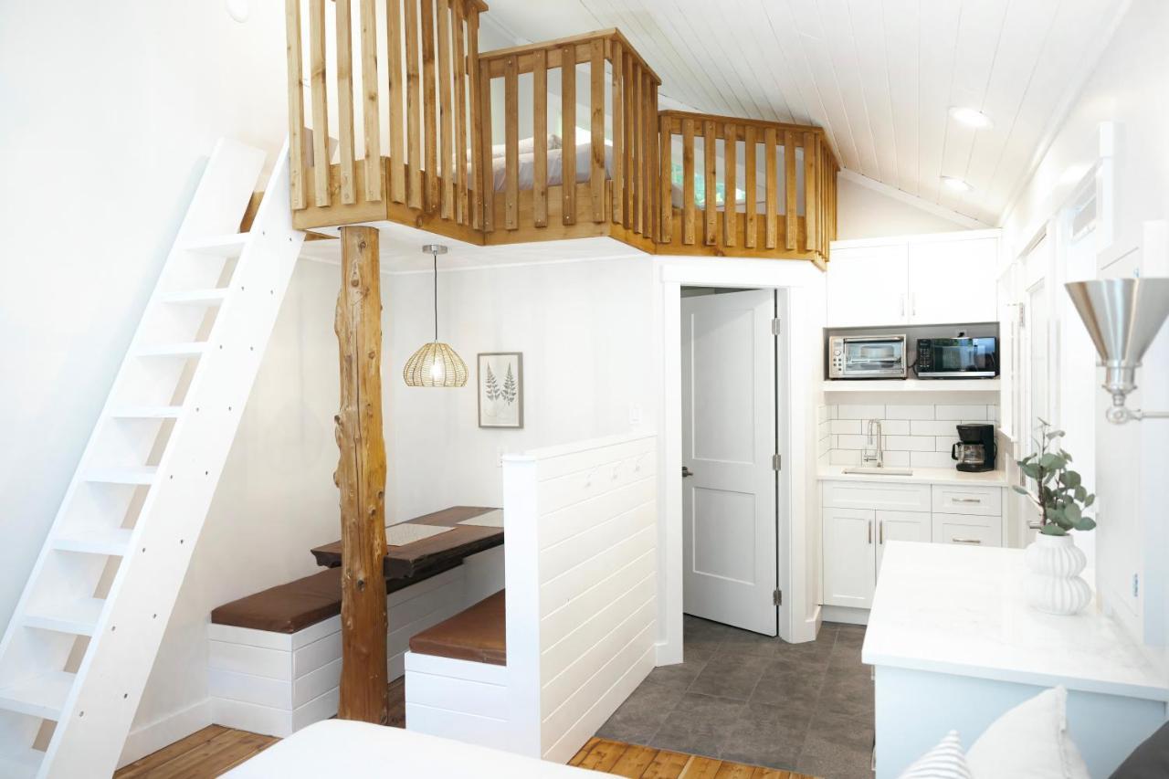 Surfs Inn Guesthouse & Cottages Ucluelet Habitación foto